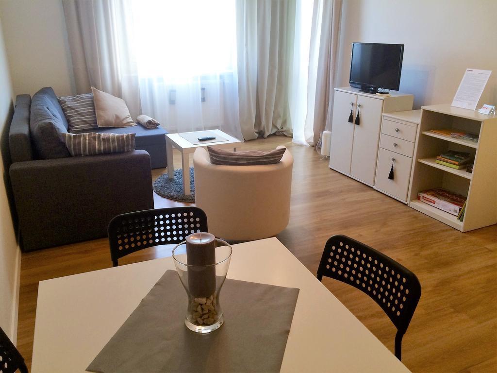 Aluzyjna Erapartments Jablonna  ภายนอก รูปภาพ